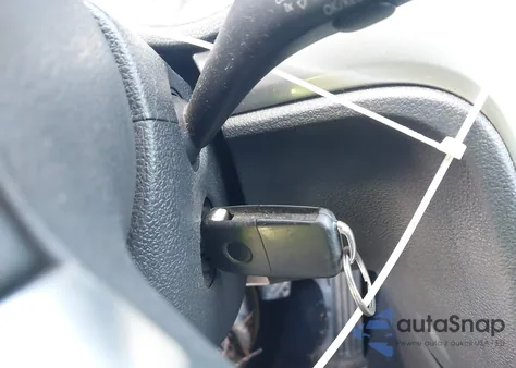 2014 Volkswagen Passat 1.8T Wolfsburg Edition z USA, uszkodzony, nr VIN 1VWAT7A31EC080361